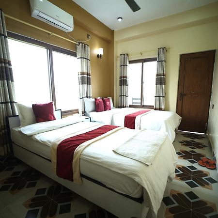 Hotel Flycatcher Chitwan- A Jungle Safari Home Sauraha Esterno foto