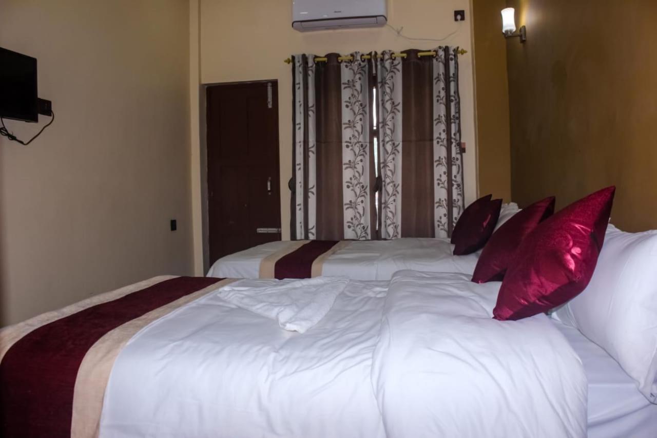 Hotel Flycatcher Chitwan- A Jungle Safari Home Sauraha Esterno foto