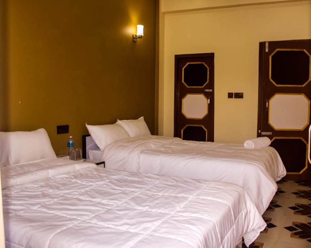 Hotel Flycatcher Chitwan- A Jungle Safari Home Sauraha Esterno foto