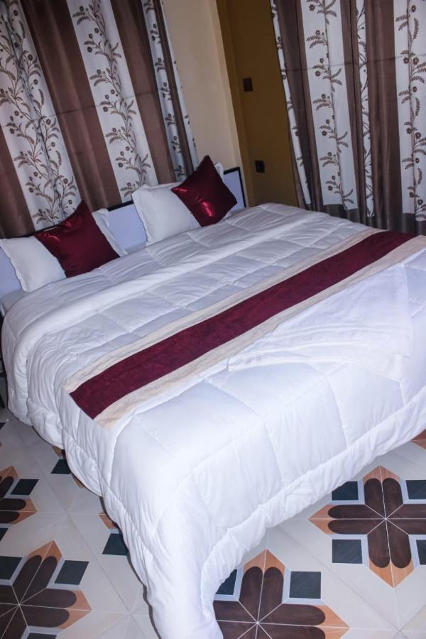 Hotel Flycatcher Chitwan- A Jungle Safari Home Sauraha Esterno foto