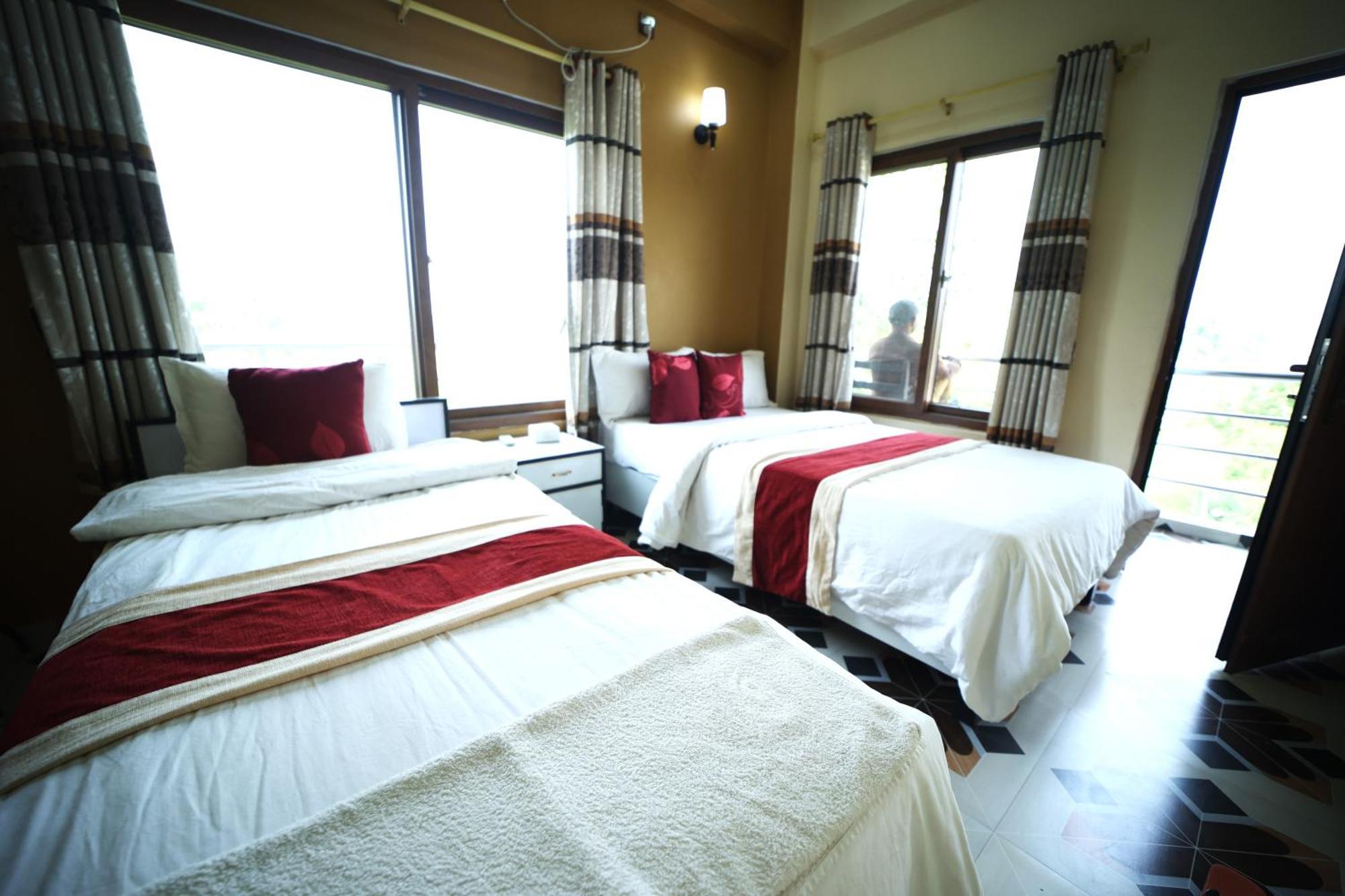 Hotel Flycatcher Chitwan- A Jungle Safari Home Sauraha Esterno foto